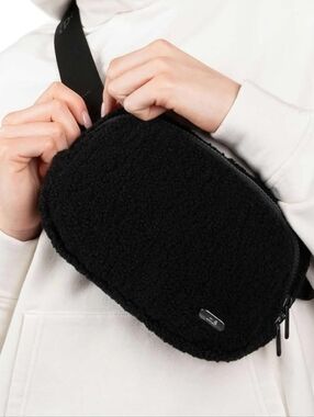Lole NWT Furry Fleece Sherpa Belt Bag